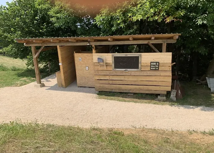 Hillside Bio Glamping